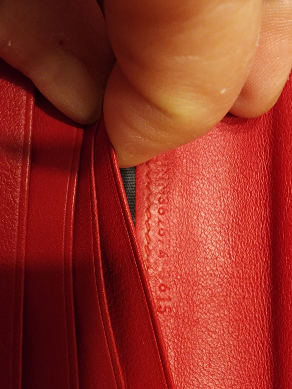 red calfskin Saint Laurent Classic Y compact wallet With a gold-toned Y logo - Picture 14 of 16